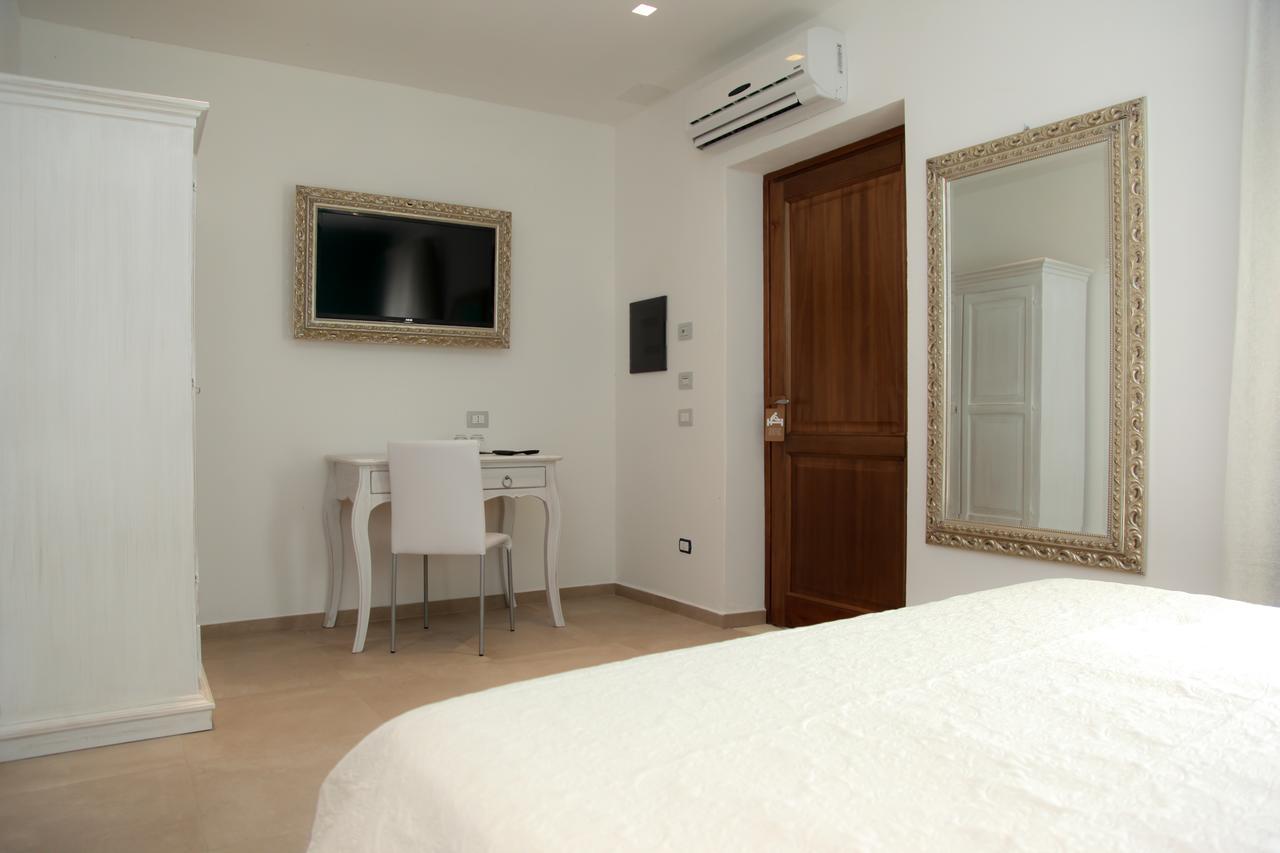 סאן תאודורו Hypnos Boutique Hotel מראה חיצוני תמונה